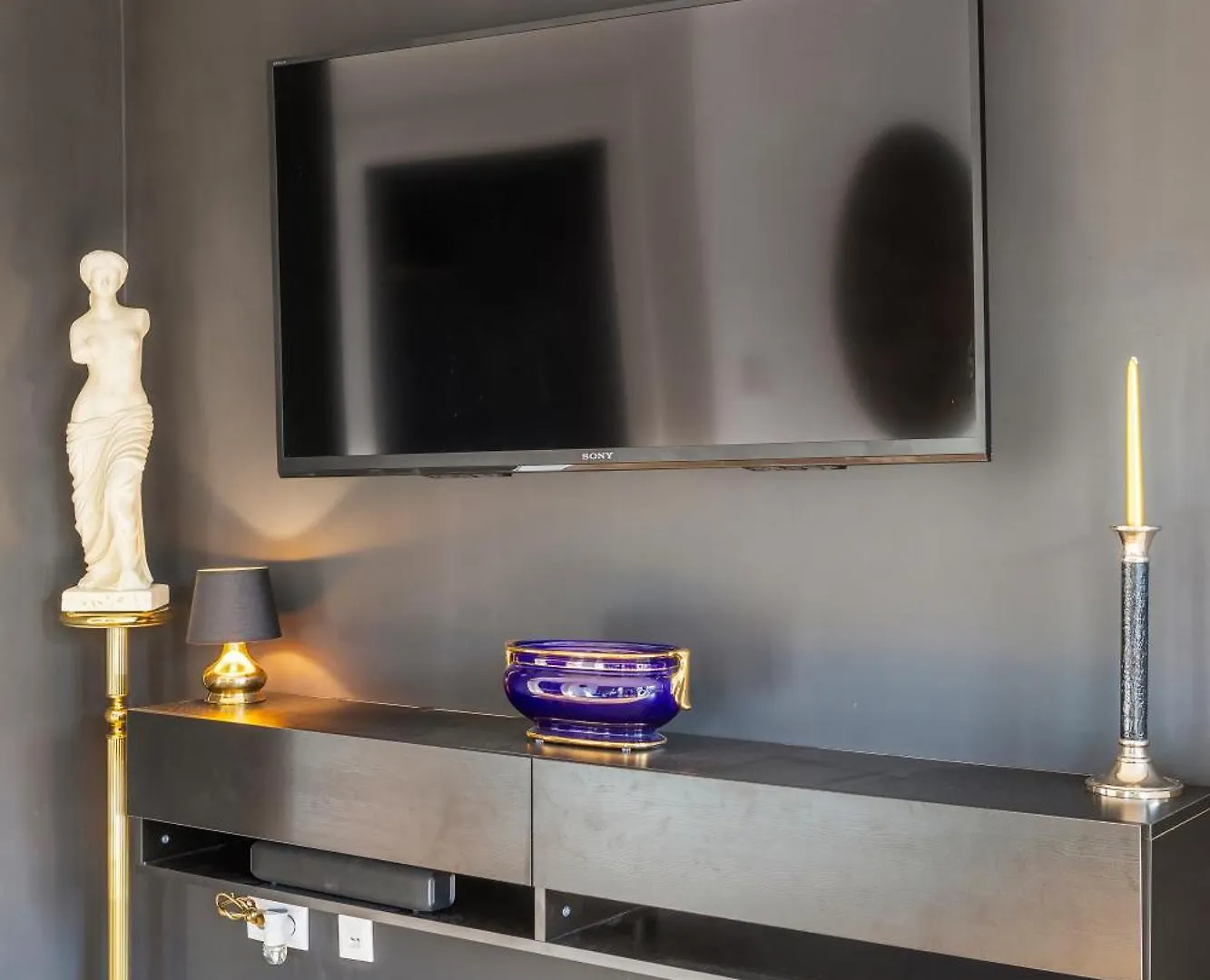 Black Suite - Whirlpool Terrace - Free Parking - Wifi Vienna 0*,  Austria