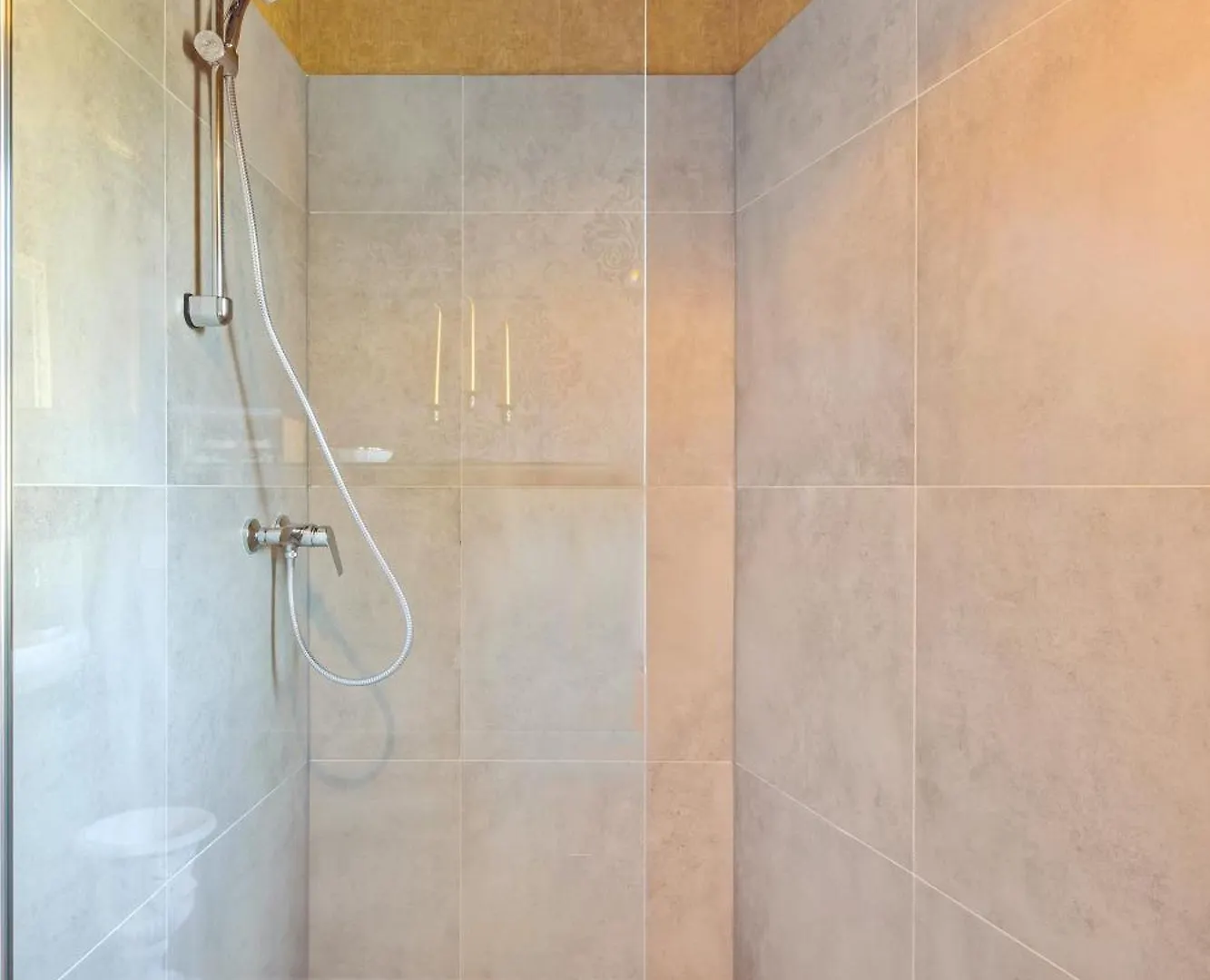 Apartment Black Suite - Whirlpool Terrace - Free Parking - Wifi Vienna Austria